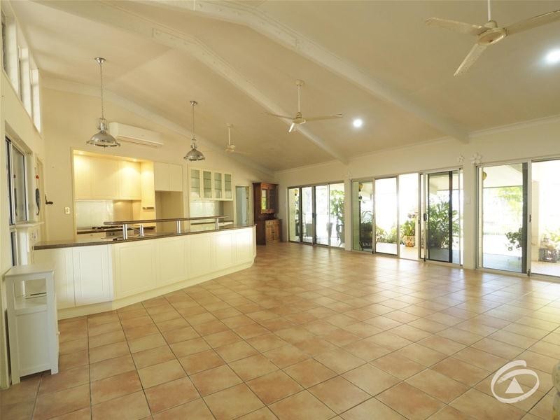 6 Coconut Street, Holloways Beach QLD 4878
