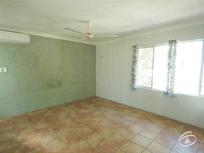 6 Coconut Street, Holloways Beach QLD 4878