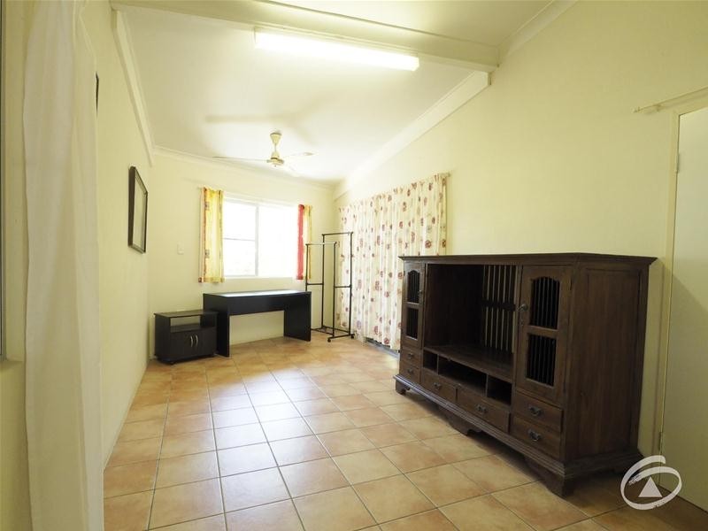 6 Coconut Street, Holloways Beach QLD 4878