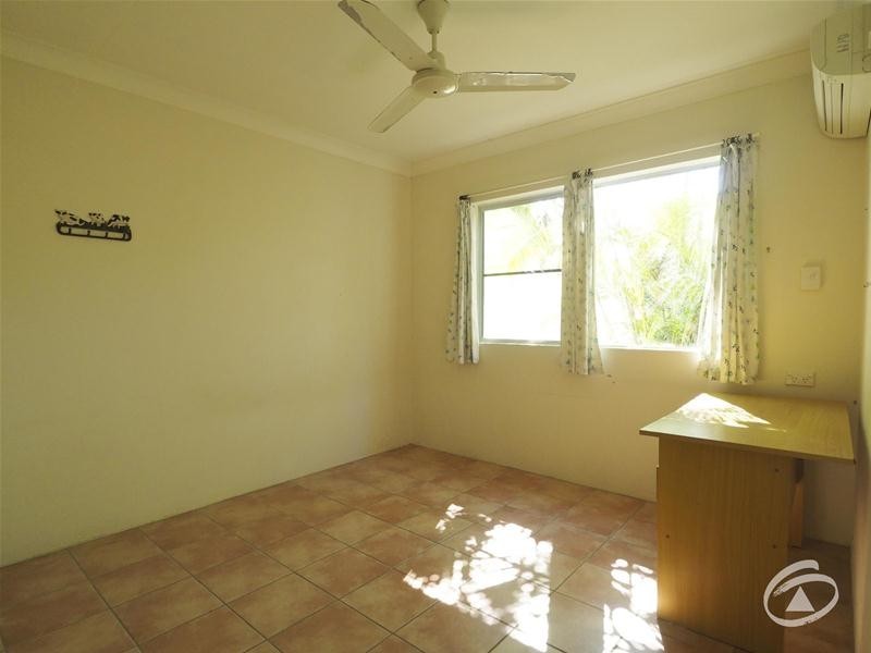 6 Coconut Street, Holloways Beach QLD 4878