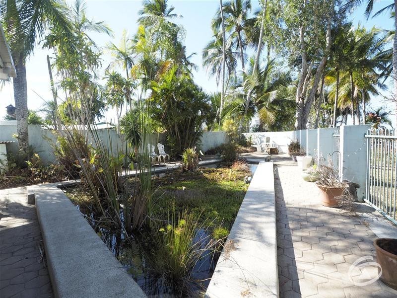 6 Coconut Street, Holloways Beach QLD 4878