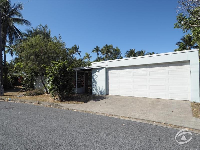 6 Coconut Street, Holloways Beach QLD 4878