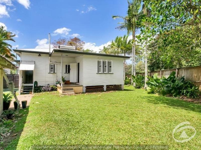 2/42 Lily Street, Cairns North QLD 4870