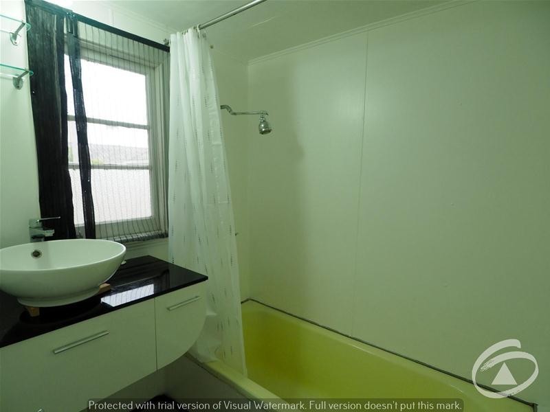 2/42 Lily Street, Cairns North QLD 4870