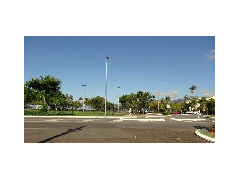 9/207 Abbott Street, Cairns City QLD 4870