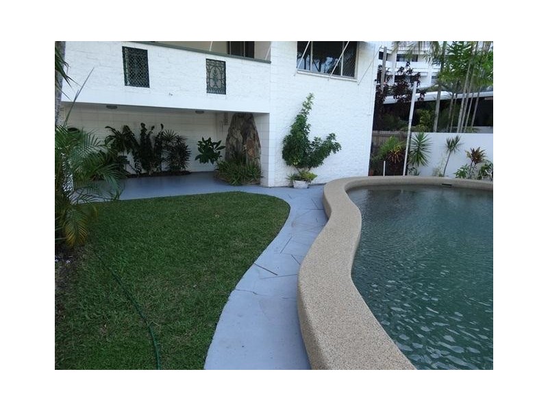 9/207 Abbott Street, Cairns City QLD 4870