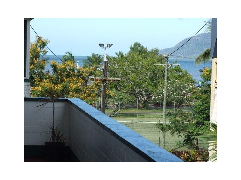 9/207 Abbott Street, Cairns City QLD 4870