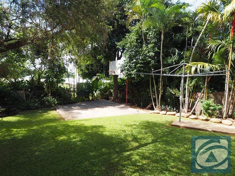 13 Makoo Close, White Rock QLD 4868