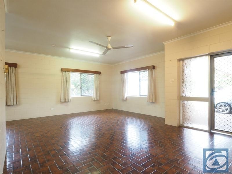 2/38 Miles Street, Manoora QLD 4870