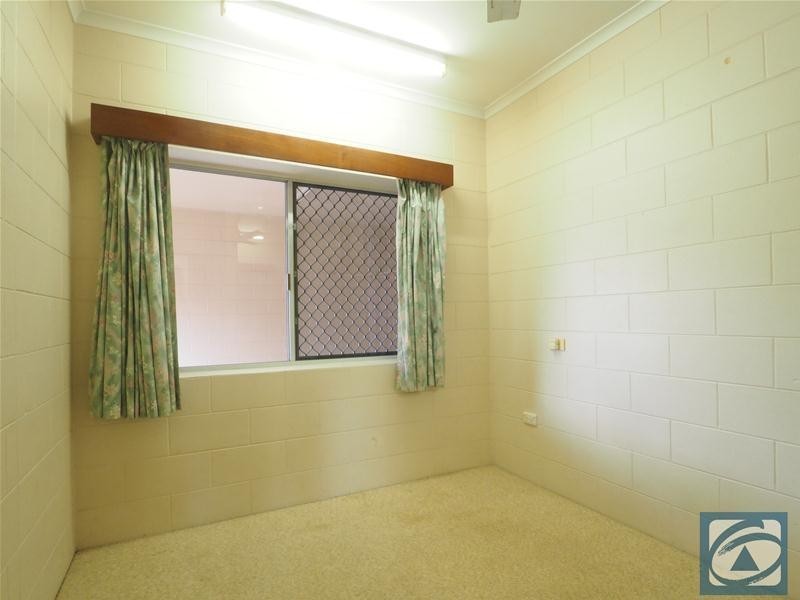 2/38 Miles Street, Manoora QLD 4870