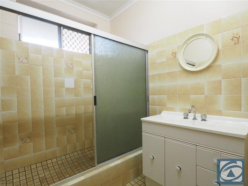 2/38 Miles Street, Manoora QLD 4870