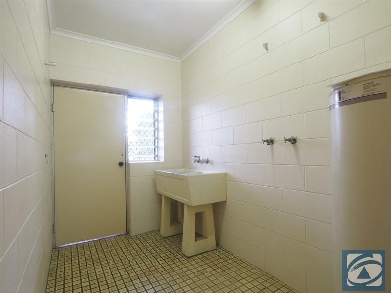 2/38 Miles Street, Manoora QLD 4870