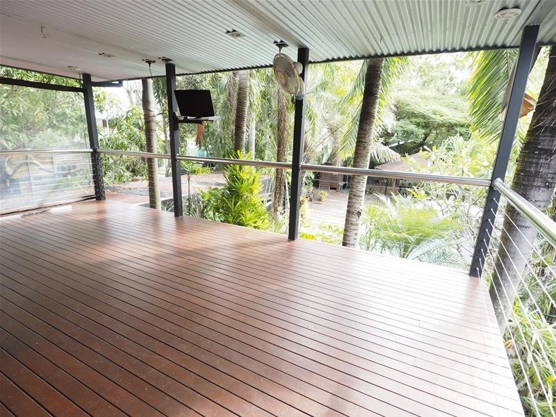 5 Phillips Street, Machans Beach QLD 4878