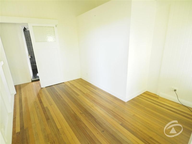 5 Phillips Street, Machans Beach QLD 4878