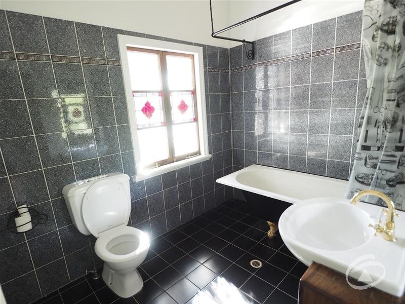 5 Phillips Street, Machans Beach QLD 4878