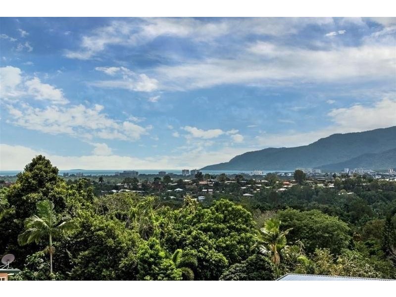 11 Julian Close, Mooroobool QLD 4870