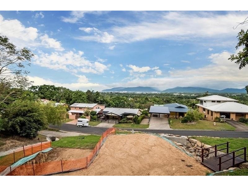 11 Julian Close, Mooroobool QLD 4870