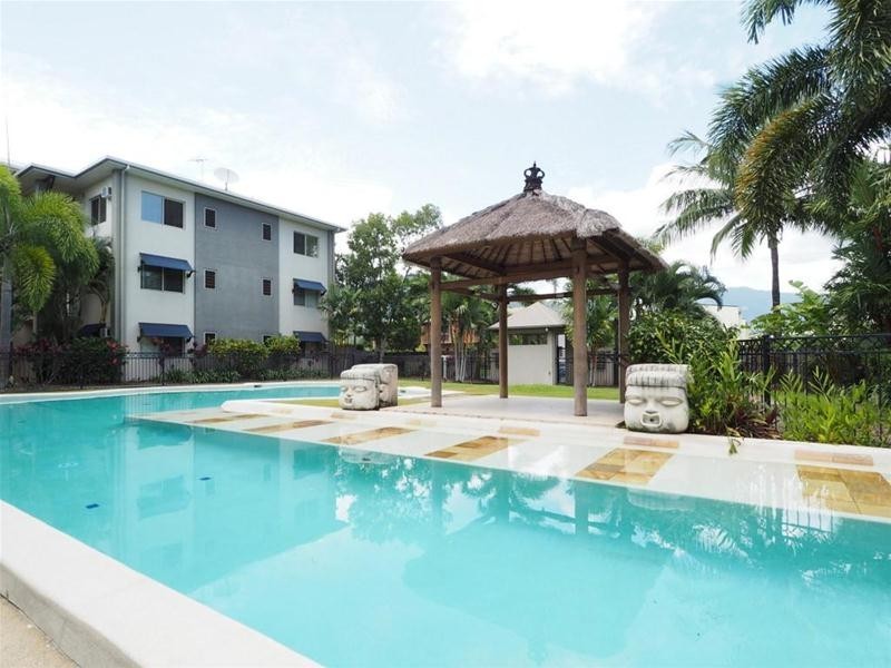 202/2-8 Centenary Close, Manoora QLD 4870