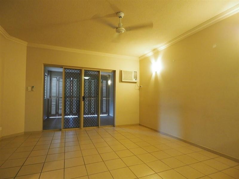 202/2-8 Centenary Close, Manoora QLD 4870