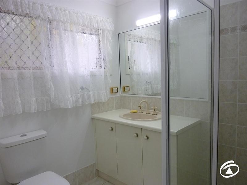 24 Grimes Close, Kanimbla QLD 4870