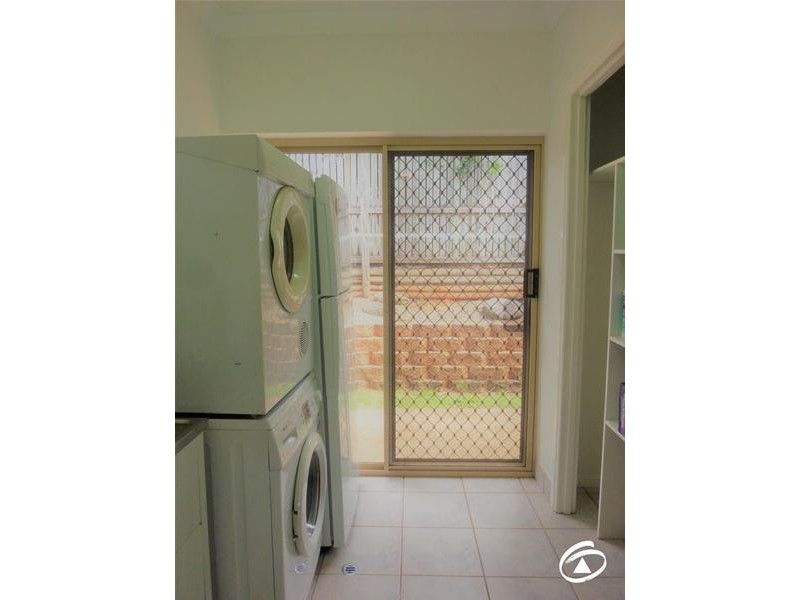 24 Grimes Close, Kanimbla QLD 4870