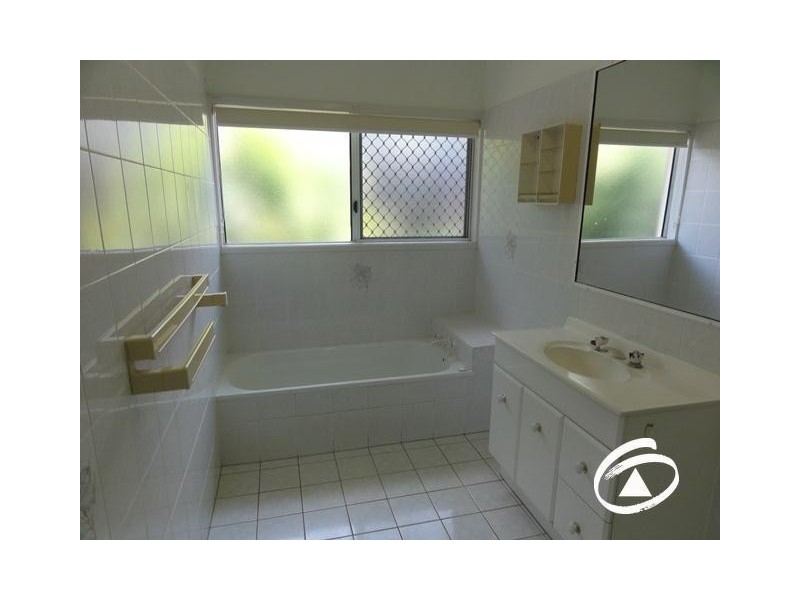 4 Clohesy Court, Kanimbla QLD 4870