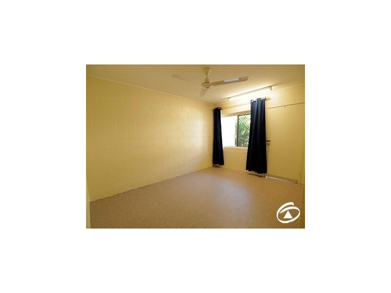 1/50 Dalton  Street, Westcourt QLD 4870