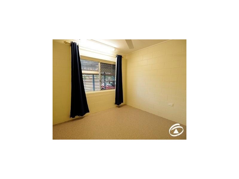 1/50 Dalton  Street, Westcourt QLD 4870