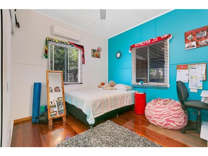 6 Draper Place, Whitfield QLD 4870