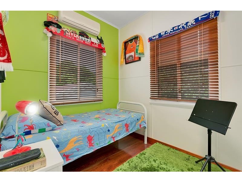 6 Draper Place, Whitfield QLD 4870