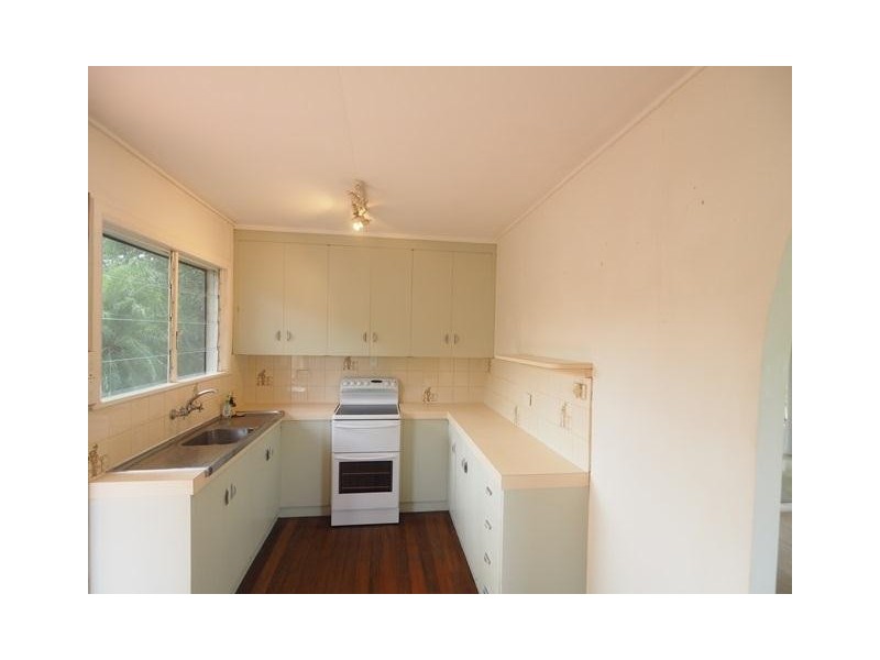 1 Mazlin Close, Edge Hill QLD 4870