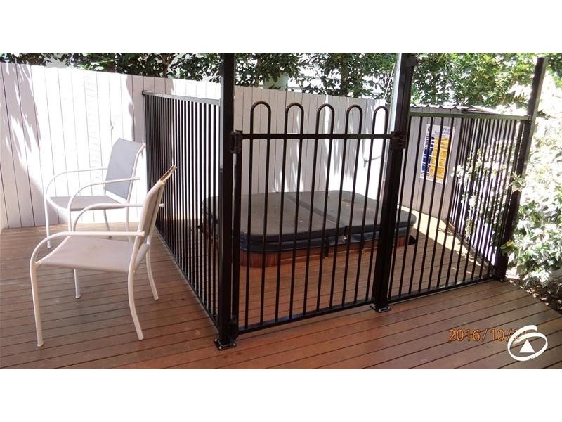 17 Leon Close, Brinsmead QLD 4870