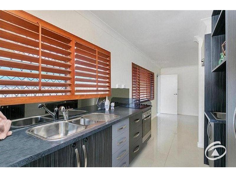 2/1 Sandown Close, Woree QLD 4868