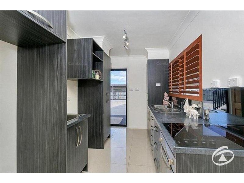 2/1 Sandown Close, Woree QLD 4868