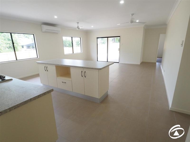 75 Upper Miles Street, Manoora QLD 4870