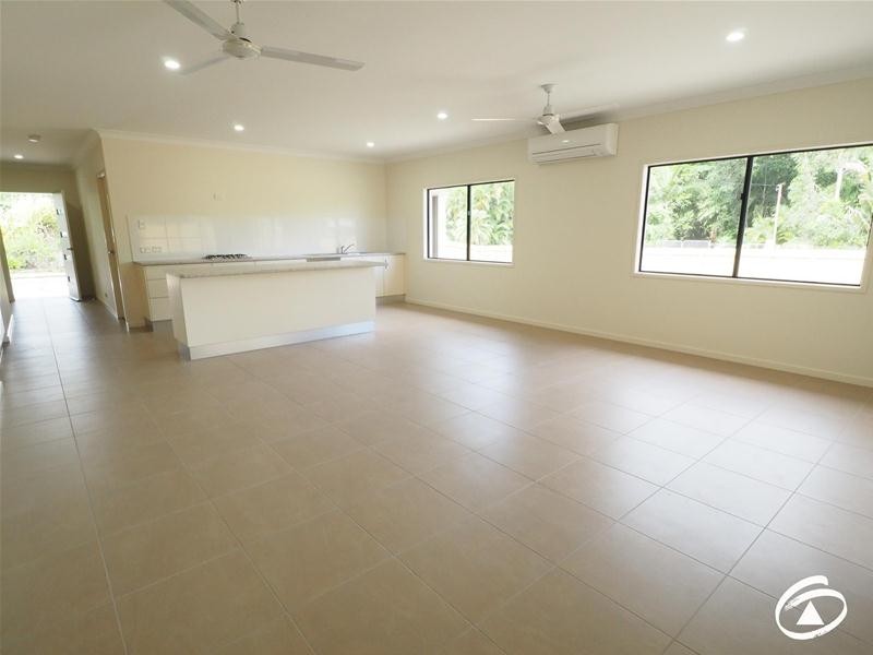 75 Upper Miles Street, Manoora QLD 4870