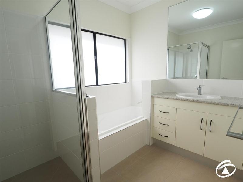 75 Upper Miles Street, Manoora QLD 4870