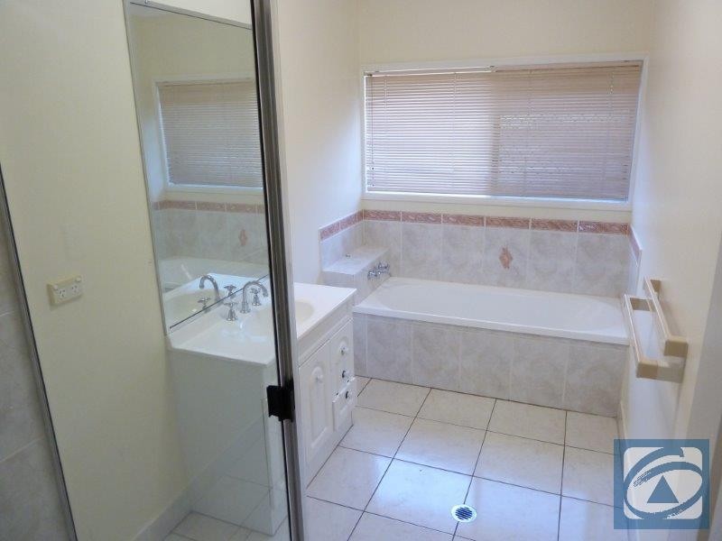 40 Banning Avenue, Brinsmead QLD 4870