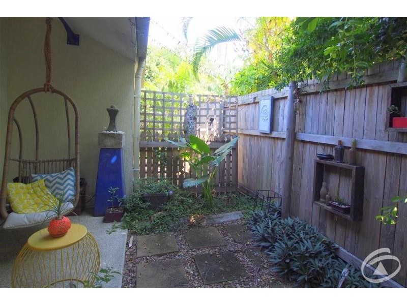 2/19 Mahogany  Street, Manoora QLD 4870