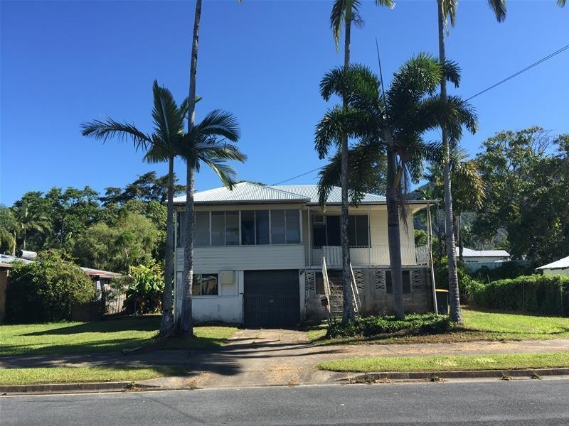 489 McCoombe Street, Mooroobool QLD 4870