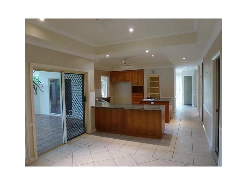 13 Stratford Chase, Stratford QLD 4870