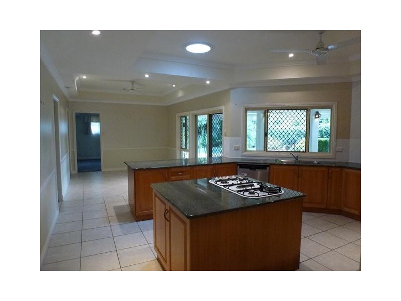 13 Stratford Chase, Stratford QLD 4870