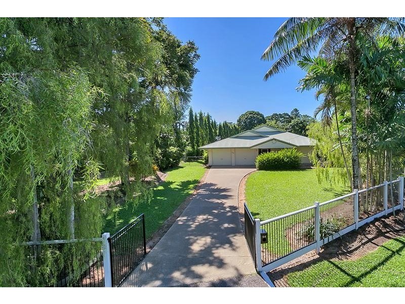 9-11 Soderberg Close, Redlynch QLD 4870