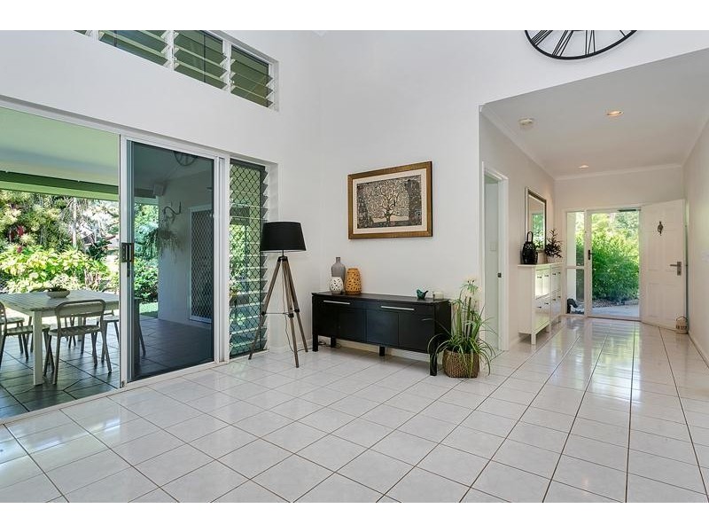 9-11 Soderberg Close, Redlynch QLD 4870