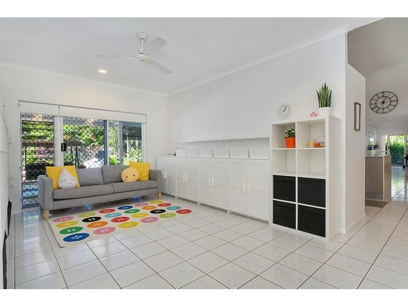 9-11 Soderberg Close, Redlynch QLD 4870