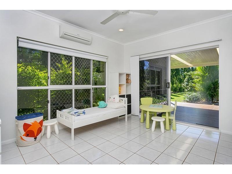 9-11 Soderberg Close, Redlynch QLD 4870