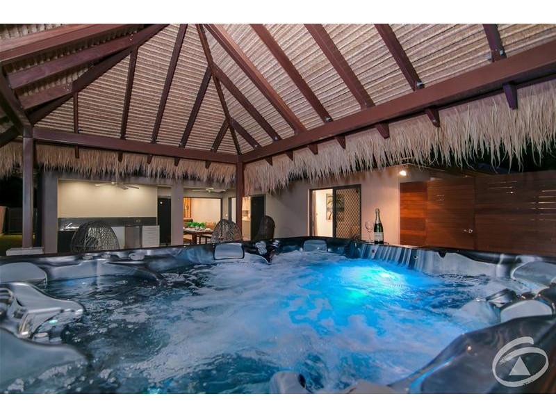 21 Hideaway Close, Palm Cove QLD 4879