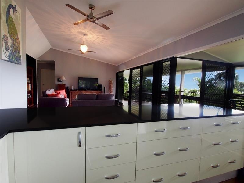 9-11 Sun Street, Brinsmead QLD 4870