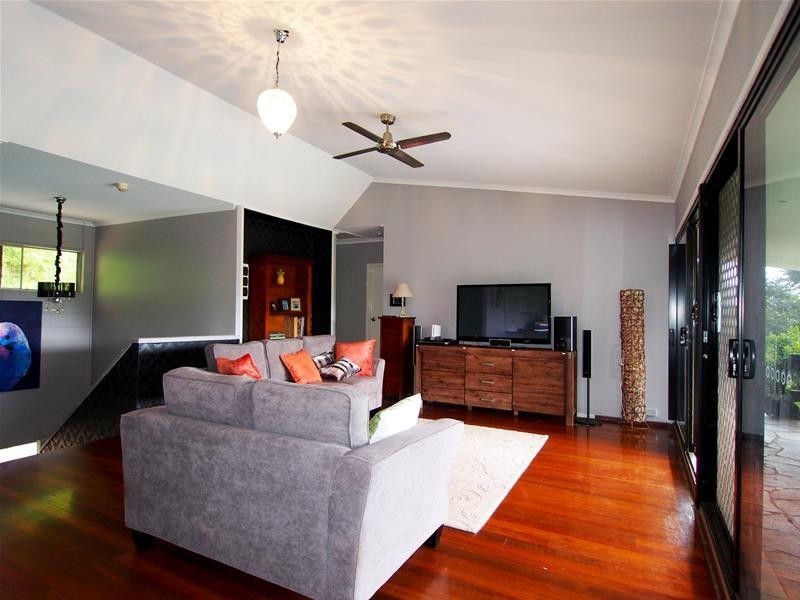 9-11 Sun Street, Brinsmead QLD 4870