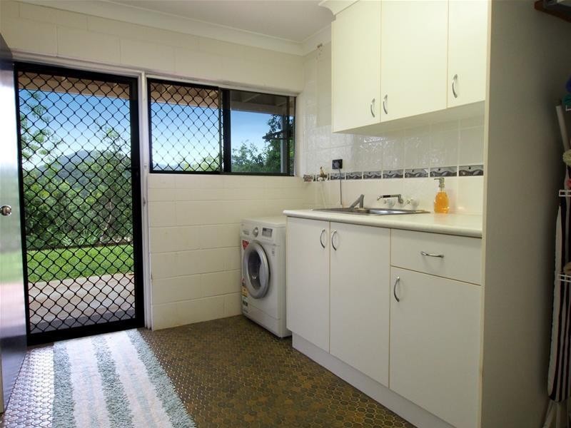 9-11 Sun Street, Brinsmead QLD 4870